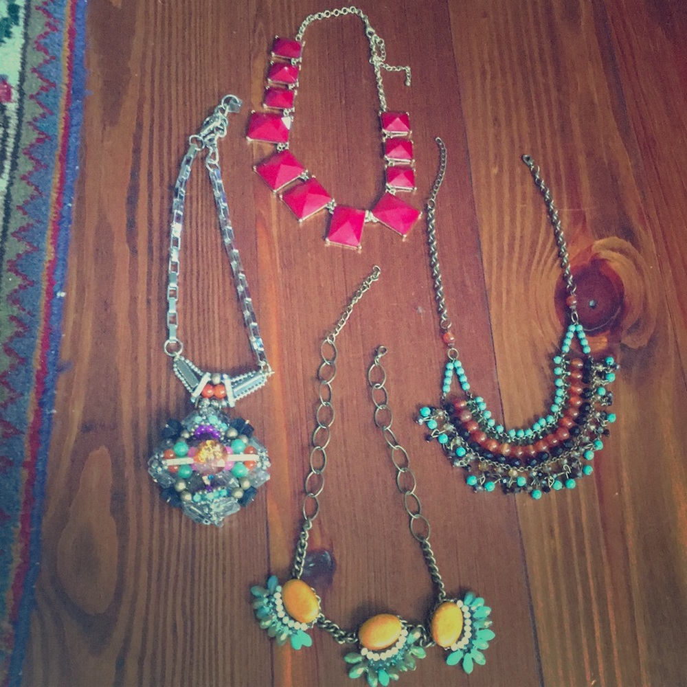 4 Vintage necklaces